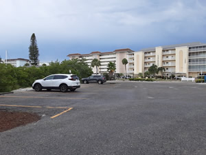 parking at higel marine park in venice florida